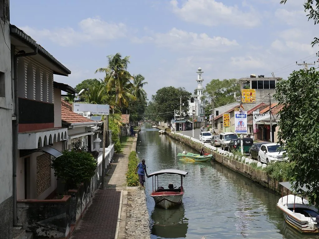 Ocean View Tourist Guest House At Negombo Beach Near The Airport