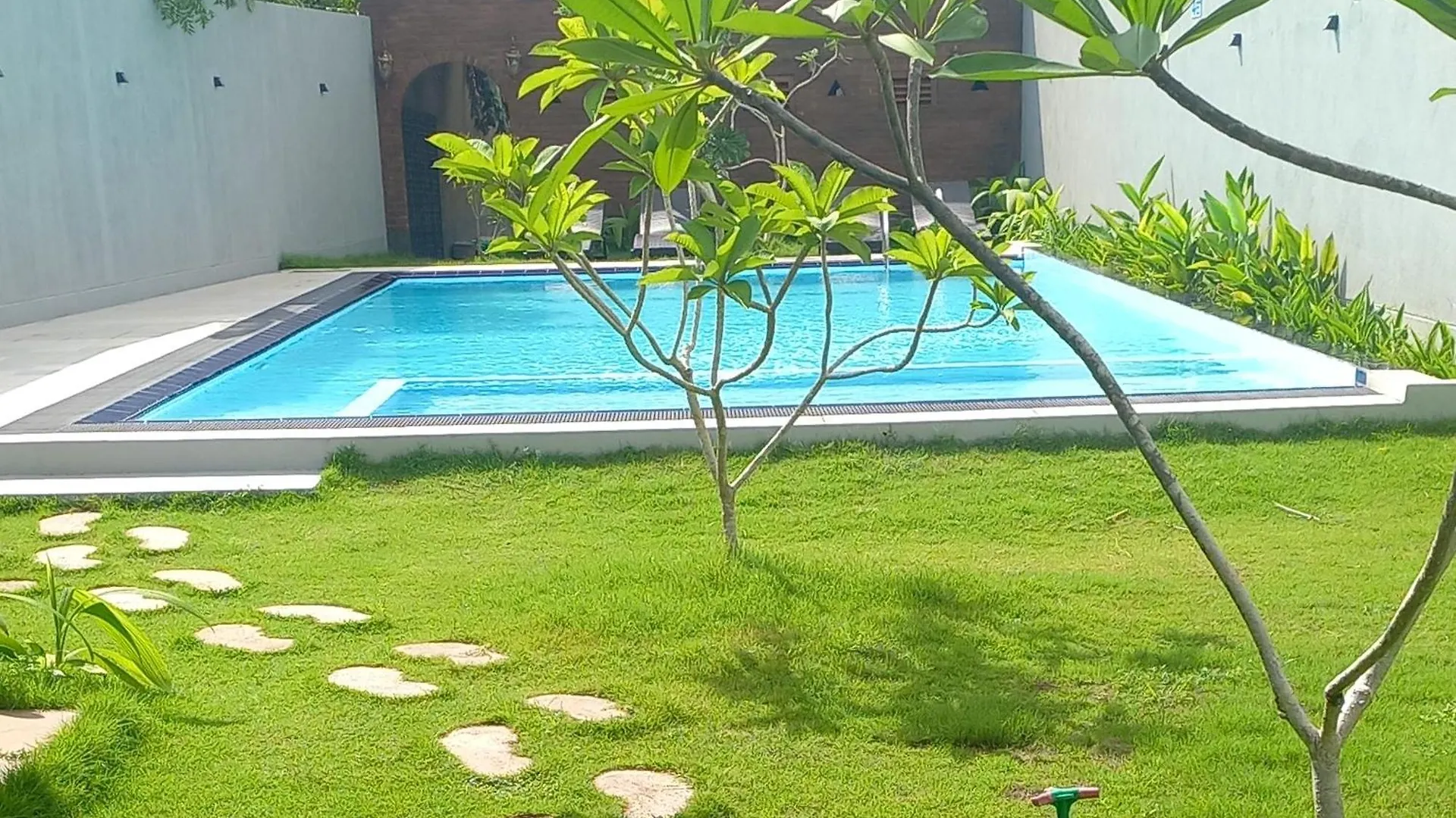 Ocean View Tourist Guest House At Negombo Beach Near The Airport contacts
