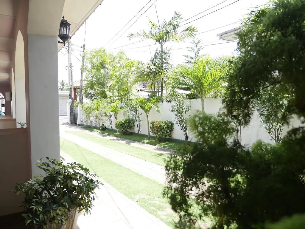 Ocean View Tourist Guest House At Negombo Beach Near The Airport 0*,